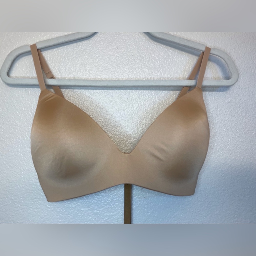 SKIMS NWT Women’s Wireless Form Lightly‎ Lined Bra in Clay Size 34 D